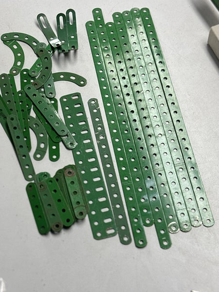 Meccano Assorted Light Green Parts - Qty Carousel 3