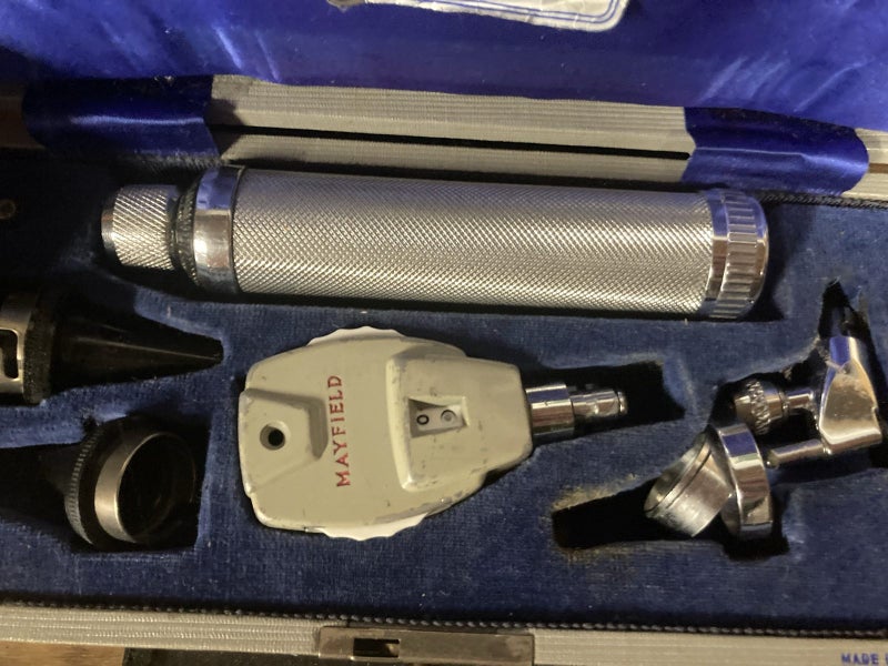 Vintage medical set Carousel 2