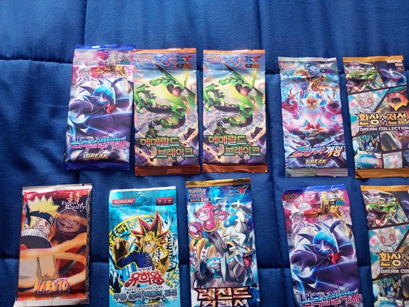 Assortment booster packs Carousel 2