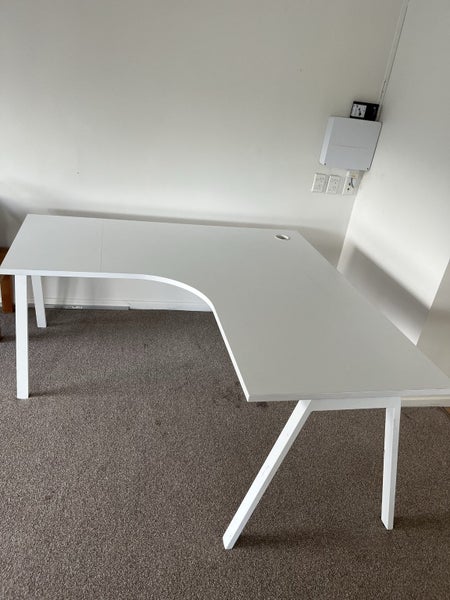 Corner Office desk Carousel 1