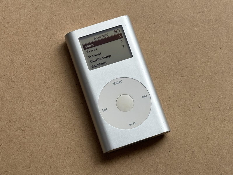Silver iPod mini - 4GB Carousel 1