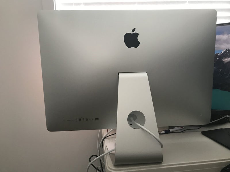 Apple iMac Retina 5K, 27-inch, 2017, Intel Core i7, 500GB SSD, 40GB RAM Carousel 10