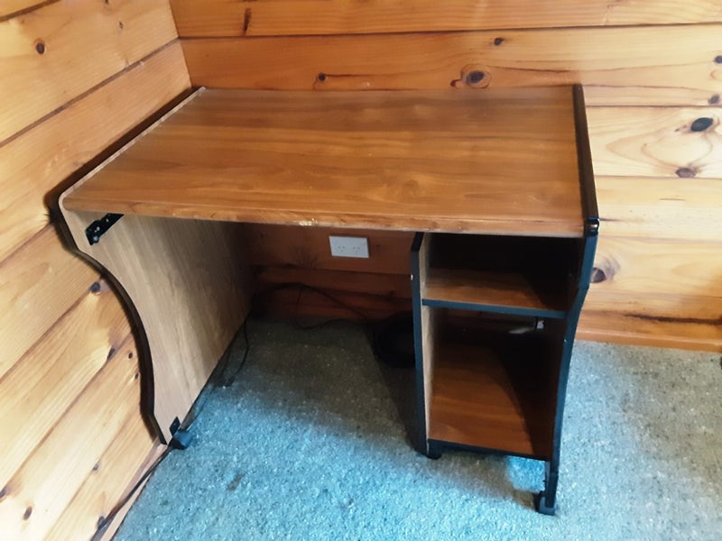 Desk FREE! Carousel 3