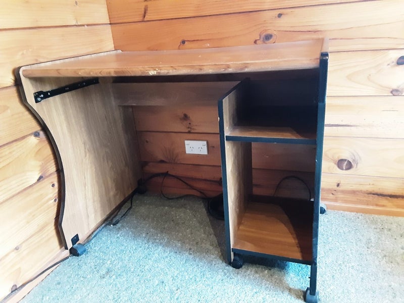 Desk FREE! Carousel 1