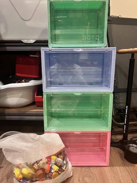Pop mart toy+display boxes Carousel 1