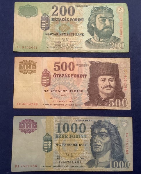 Hungry 2001 banknotes x 3 Carousel 1