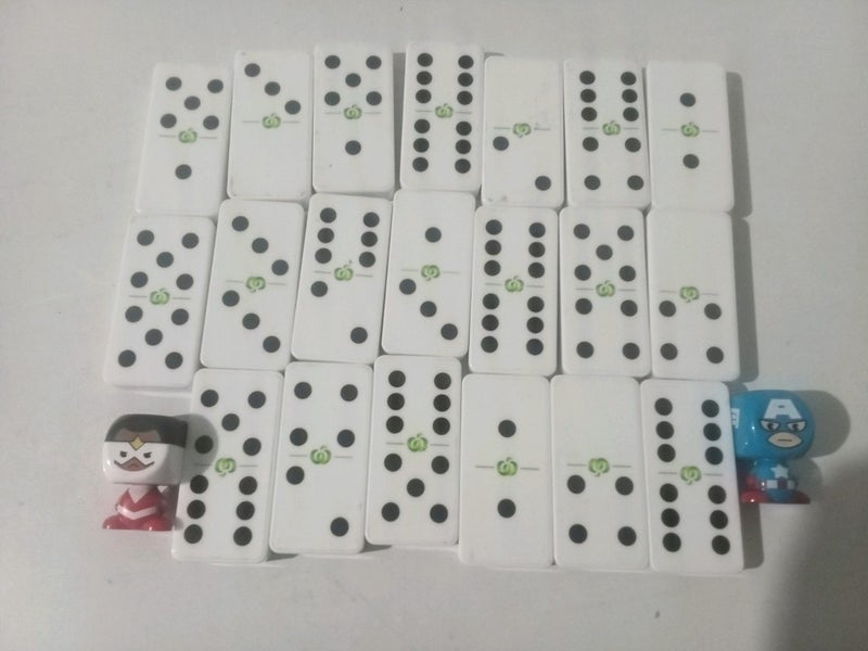 Collector Dominos and 2 blockheads Carousel 1