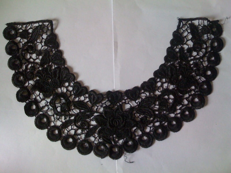 Collar Motifs Carousel 1