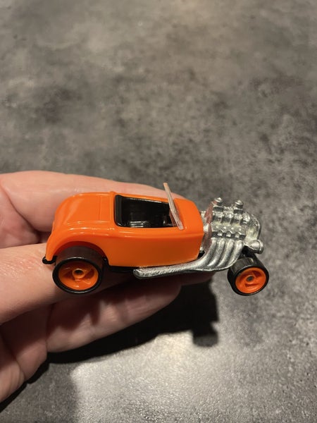 Hot Wheels toy A Carousel 1
