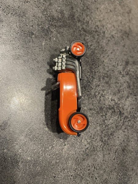 Hot Wheels toy A Carousel 4
