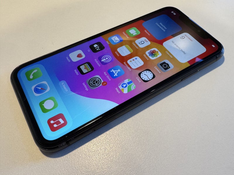 iPhone 11 64gb Black Carousel 1