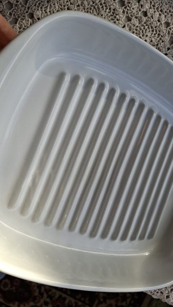 Plain white baker with ridges Carousel 2