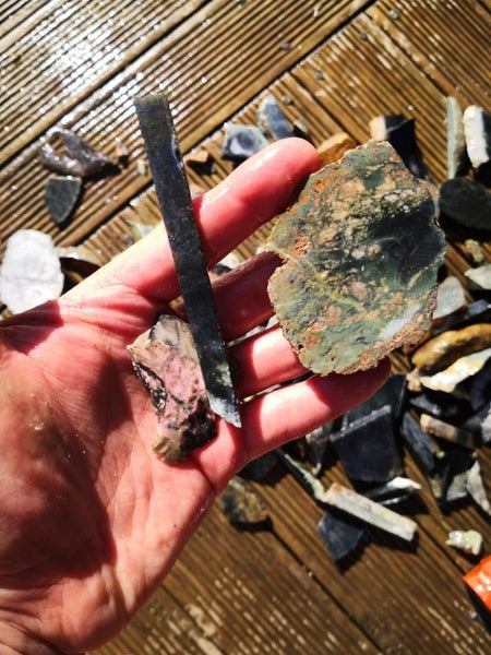 Pounamu greenstone bits and bobs offcuts and more 2.3 kgs $1 reserve Carousel 14