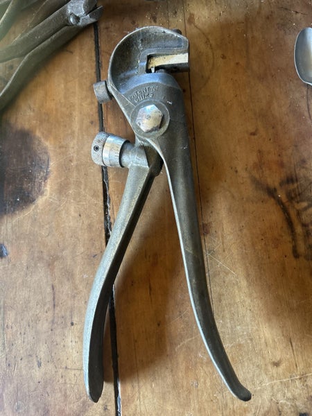 Vintage Saw Set Carousel 1