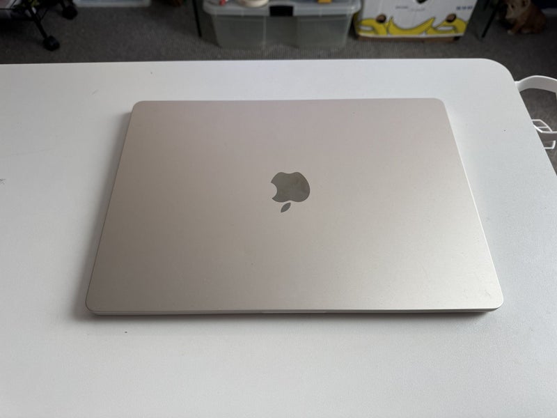 MacBook Air M4 (2024, 15-inch model, gold colour)63615732150657111