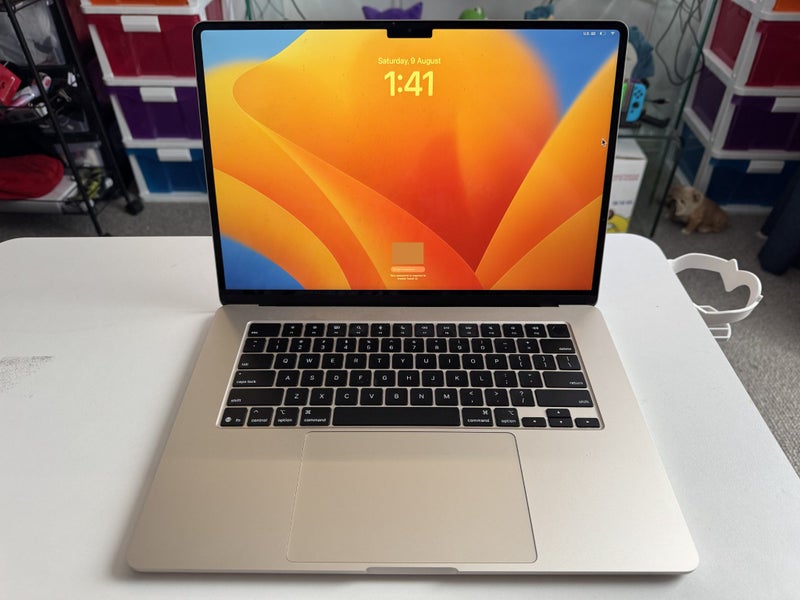 MacBook Air M4 (2024, 15-inch model, gold colour)636157321506571111