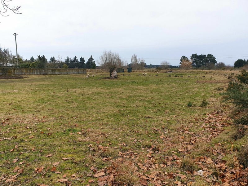Image 2 of 8