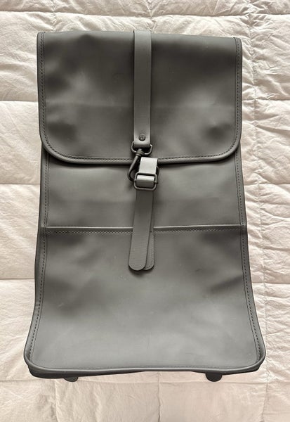**RAINS BLACK BACKPACK - LARGE**636173202429451129