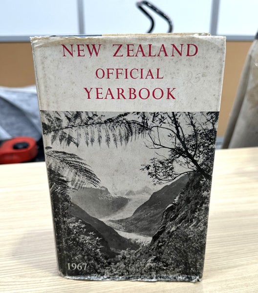 New Zealand Official Year Book 1967 - $1 Reserve (PU7 Cubby) Carousel 1
