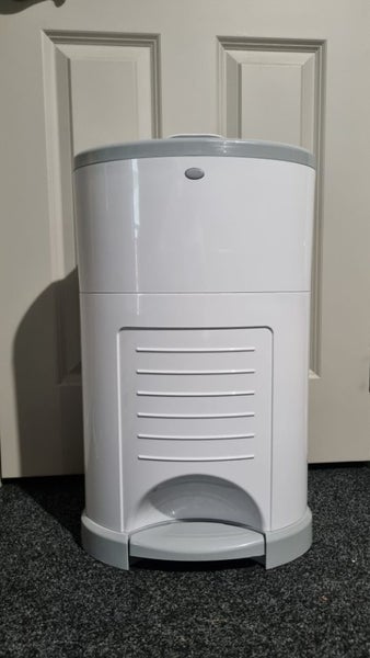 Korbell Plus 26L nappy bin Carousel 1