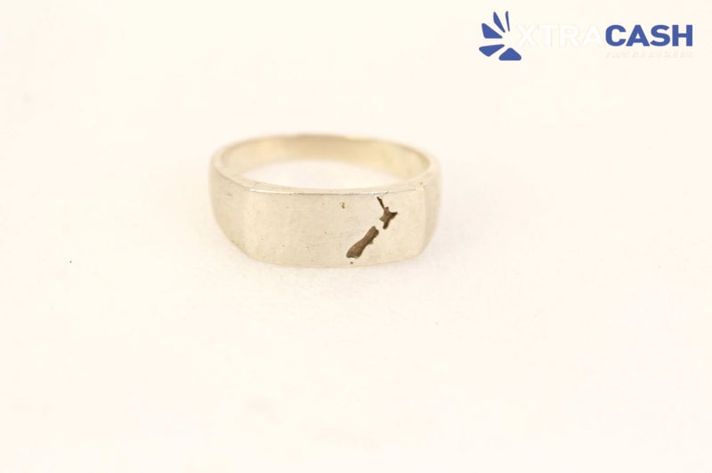 Men's Sterling Silver New Zealand Dress Ring Carousel 1