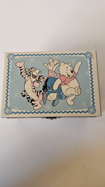 WINNIE THE POOH Music Box plays the Pooh Theme Song Carousel 11
