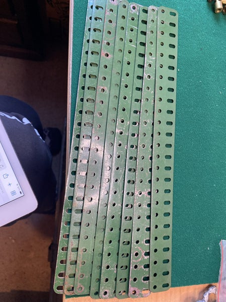 Meccano flat girder 25 hole x 8 Carousel 1