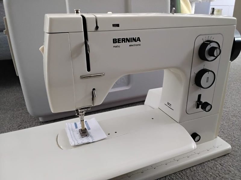 Bernina 801 Sewing Machine. Carousel 2