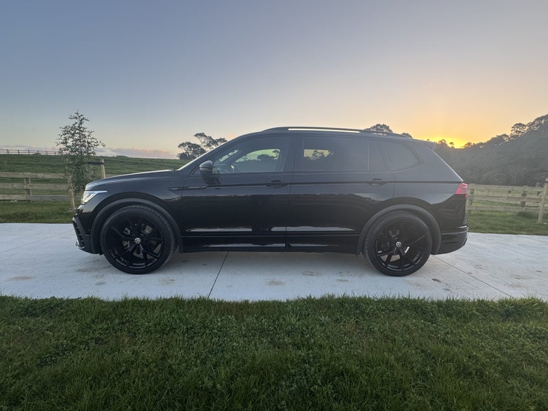 2022 Volkswagen Tiguan Allspace R-Line Awd64341576043649114