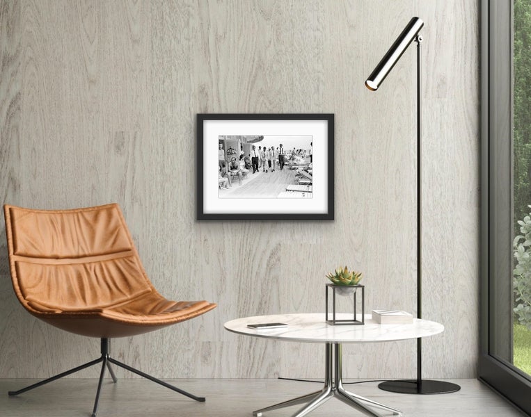 Frank Sinatra onset filming ‘The Lady in Cement’ | Miami 1968 | Framed Photo Carousel 2
