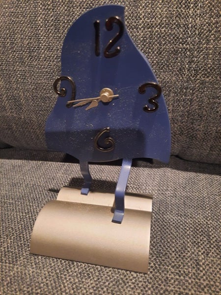 Retro clock Carousel 1