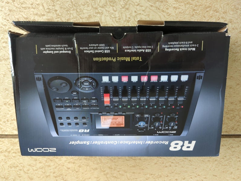 ZOOM R8 Carousel 7