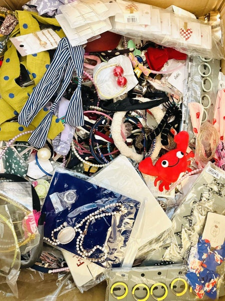 $1 res *50 pieces* Bulk Mixed Jewelry Lot – Earrings, Rings, Necklaces & More!!! Carousel 12