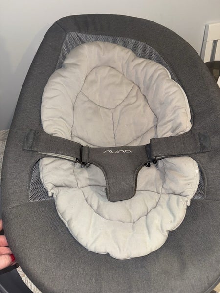 NUNA LEAF CURV GRANITE WITH TOYBAR & WIND ATTACHMENT Carousel 7