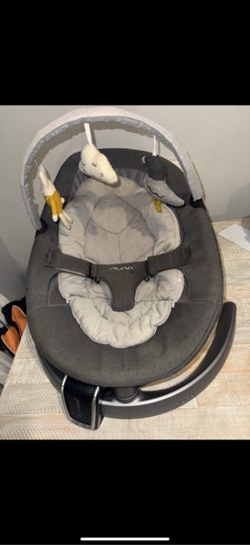 NUNA LEAF CURV GRANITE WITH TOYBAR & WIND ATTACHMENT Carousel 1