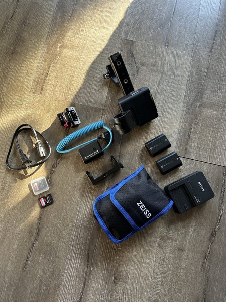 Sony FX3 Body + Additional Kit Carousel 4