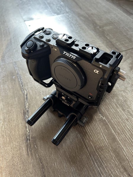 Sony FX3 Body + Additional Kit Carousel 1