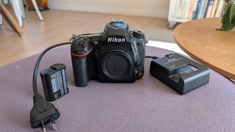 Nikon D75063616374314243114