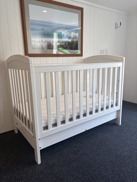 GROTIME 4-IN-1 COT, WHITE Carousel 1