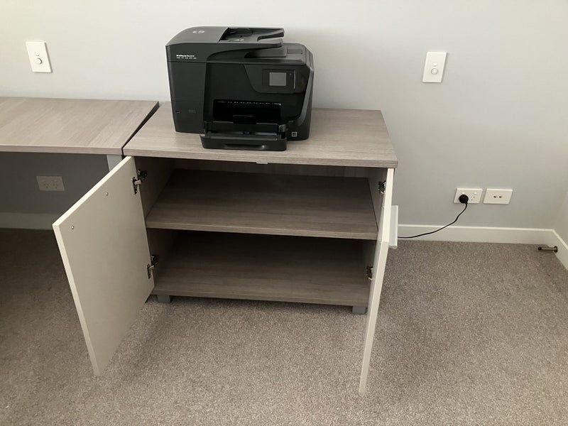 Desk with drawer storage63615747312131111