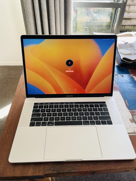 MacBook Pro 15” (2017) – i7 2.9GHz, 16GB RAM, 500GB SSD – Excellent Condition!63617297578115112