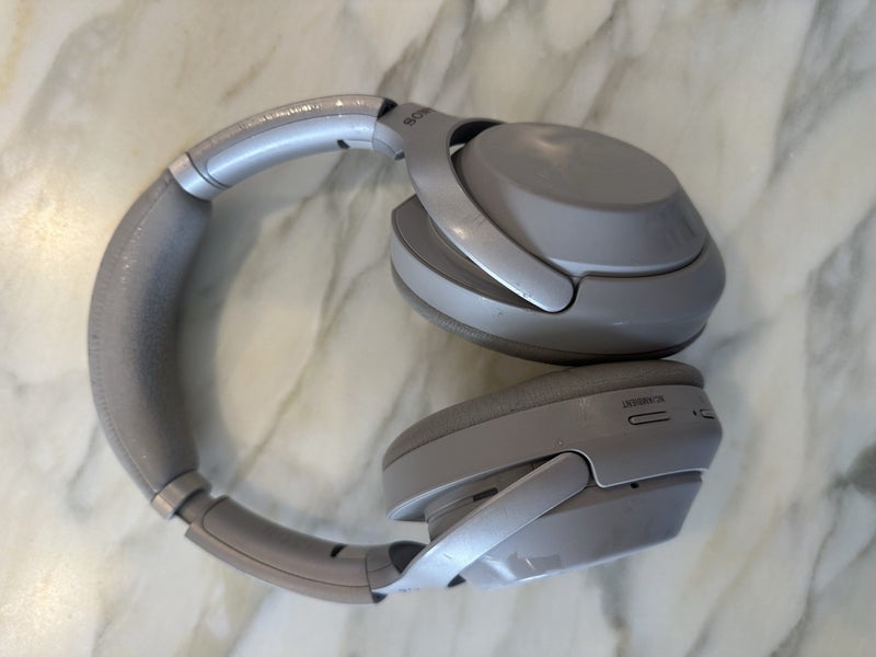 SONY WH-1000XM3 Wireless Noise-Cancelling Over-Ear Headphones – Used Carousel 2