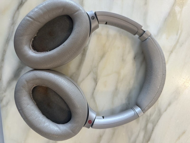 SONY WH-1000XM3 Wireless Noise-Cancelling Over-Ear Headphones – Used Carousel 3