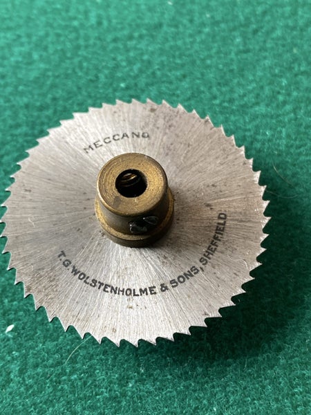 Meccano circular saw Carousel 1