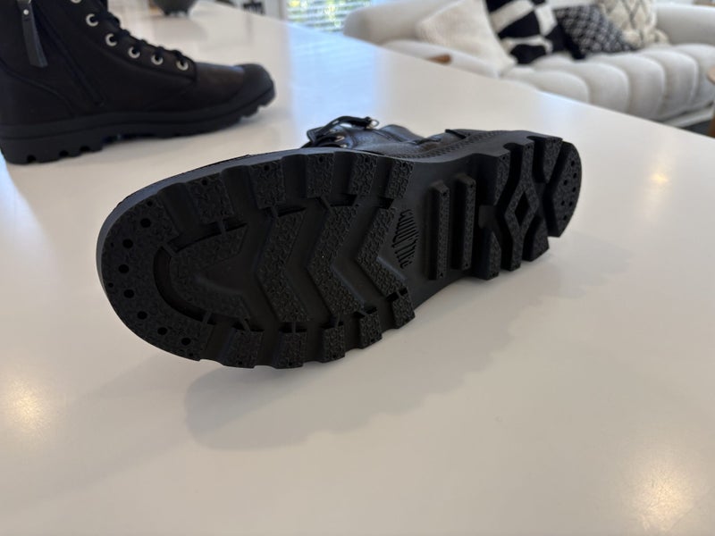 Palladium Black/Black Leather Pampa Hi Zip Shoes63617298500225114