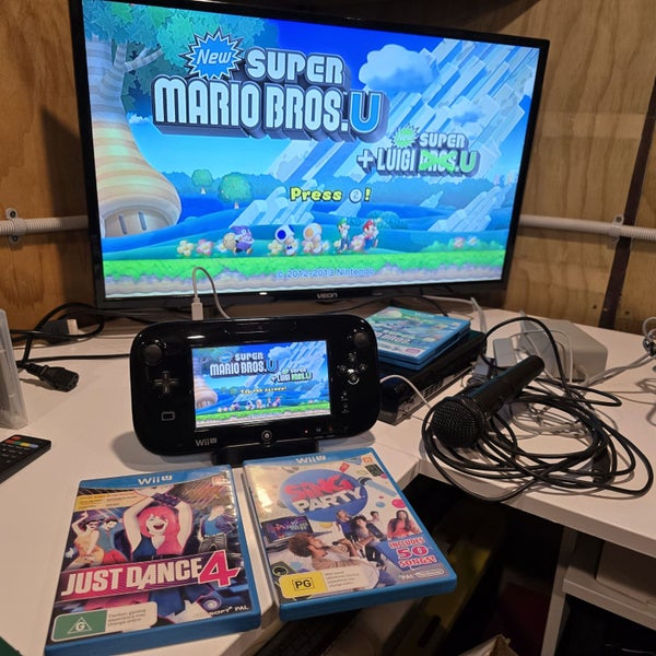 Nintendo Wii U Console Bundle - Model WUP-101(04) - Tested Carousel 1