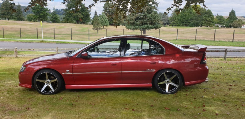 2005 Holden Commodore Calais V663960375215875114