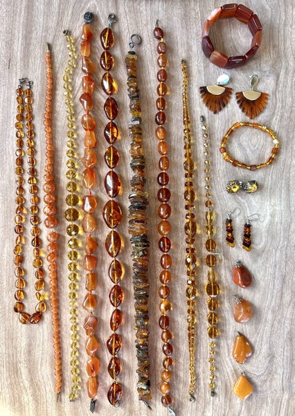 $1 reserve Lot of vintage jewellery. amber, Austrian citrine and carnelian. Carousel 1