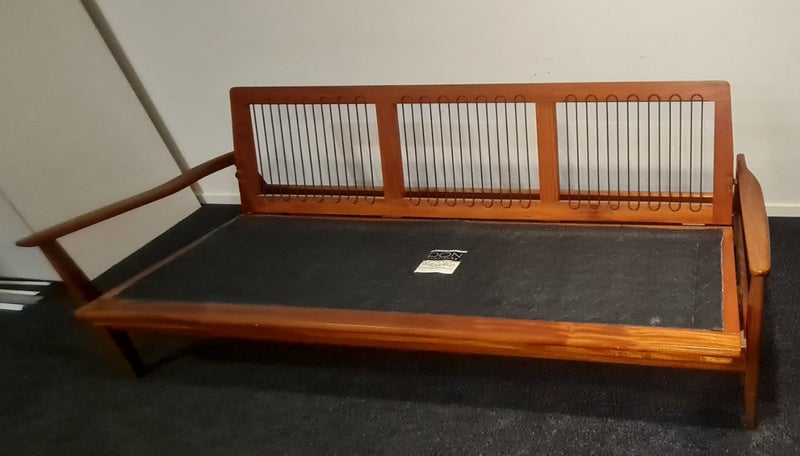 Retro Don Bed settee, sofa/bed 1960s $1 no reserve Carousel 2
