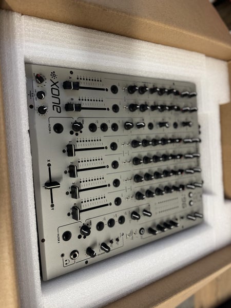 Xone 96 mixer Carousel 8